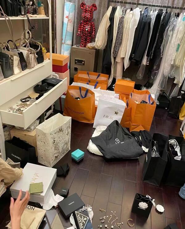 雅安市汉源回收一线鞋服.jpg